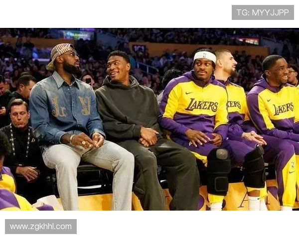 湖人队迎战勇士，詹姆斯领衔主力阵容力争季后赛席位