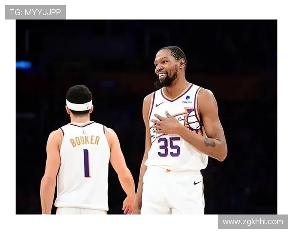 詹姆斯领衔湖人新赛季挑战，杜兰特与布克携手太阳力争总冠军